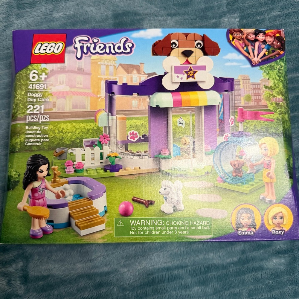 LEGO Friends Doggy Day Care Set - Purple, Pink, White